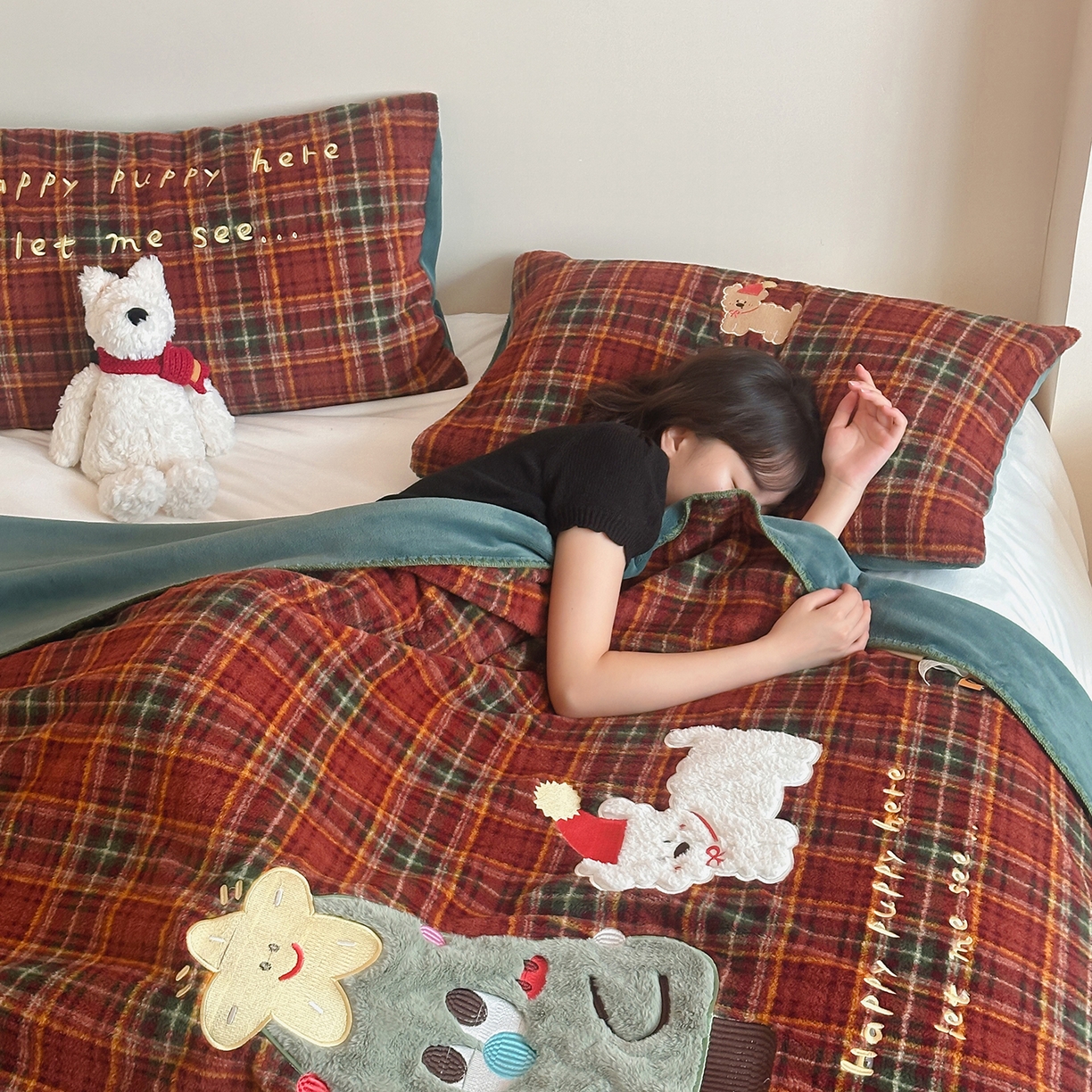 91家纺网 家纺一手货源 找家纺 桃子家居 2025新款A类ins全消光高品质仿生绵羊绒三角针工艺兔毛贴布绣刺绣加厚牛奶绒毛毯多功能毯 绒毛毯-三角针圣诞狗狗