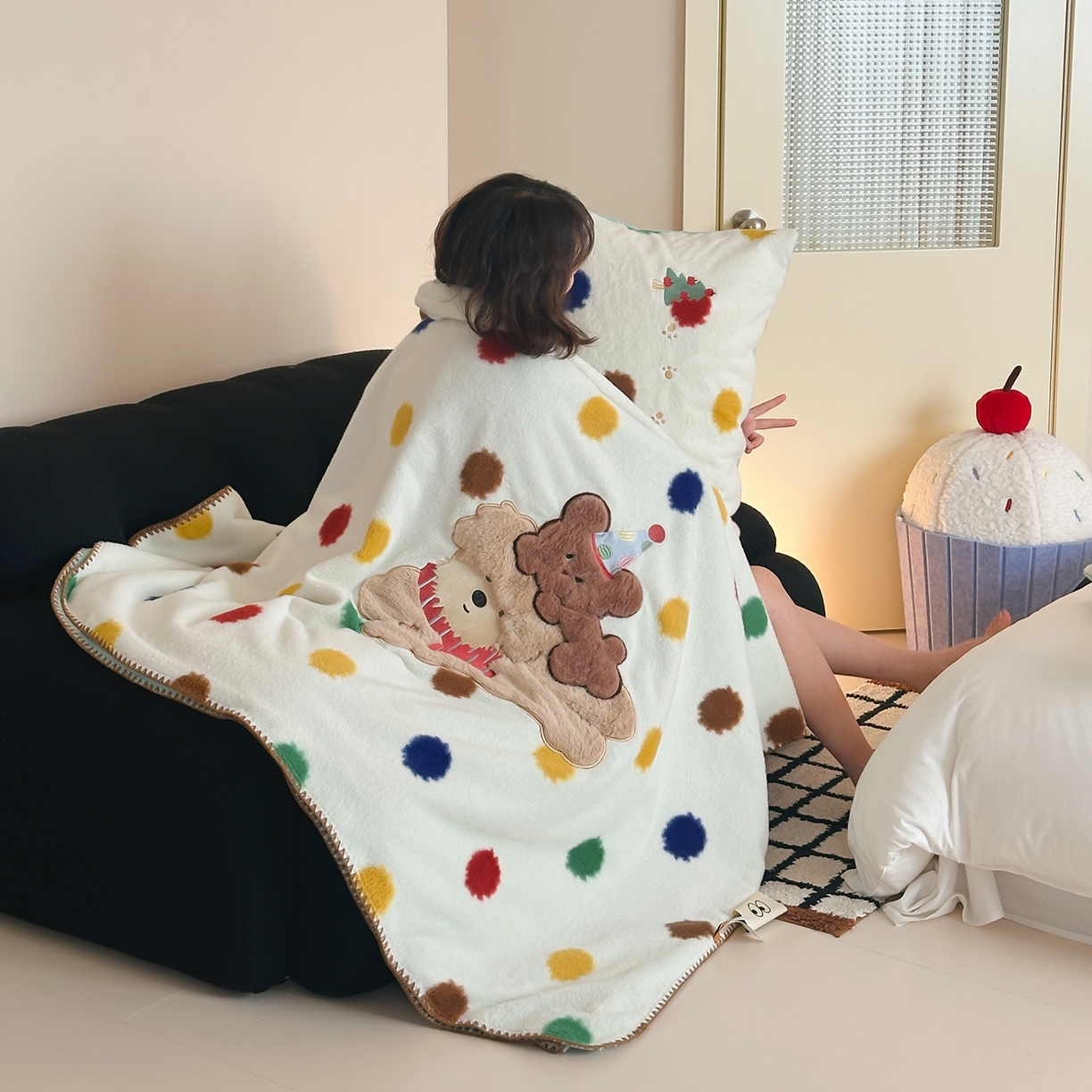 桃子家居 2025新款A类ins全消光高品质仿生绵羊绒三角针工艺兔毛贴布绣刺绣加厚牛奶绒毛毯多功能毯 绒毛毯-三角针彩点狗