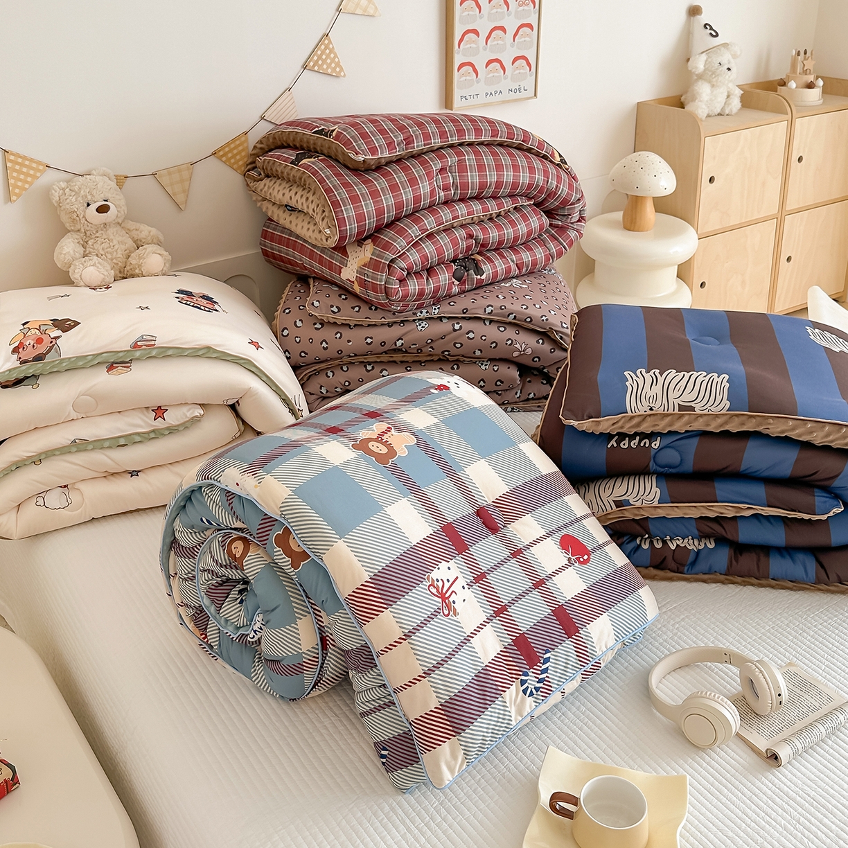 91家纺网 家纺一手货源 找家纺 RYB红黄兰 2025新款设计师原创针织棉暖暖豆豆绒秋冬被芯被子 集合（仅参考）