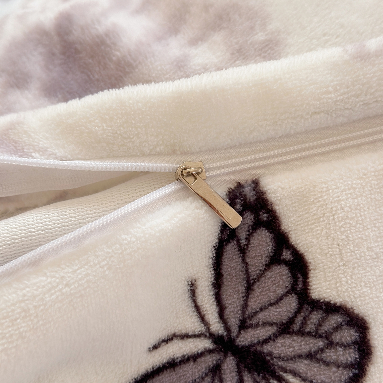 91家纺网 家纺一手货源 找家纺 丽美人家纺 2025新款印花双面加厚绒高克重牛奶绒被罩单品被套单件被套 水墨花蝴蝶