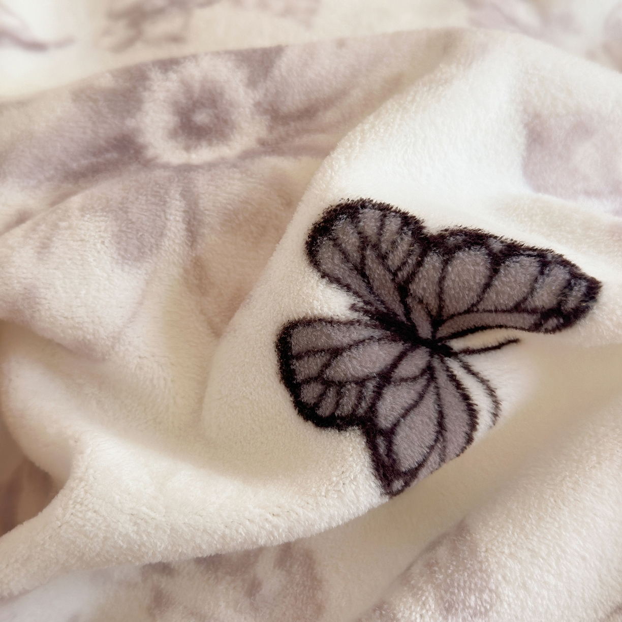 91家纺网 家纺一手货源 找家纺 丽美人家纺 2025新款印花双面加厚绒高克重牛奶绒被罩单品被套单件被套 水墨花蝴蝶