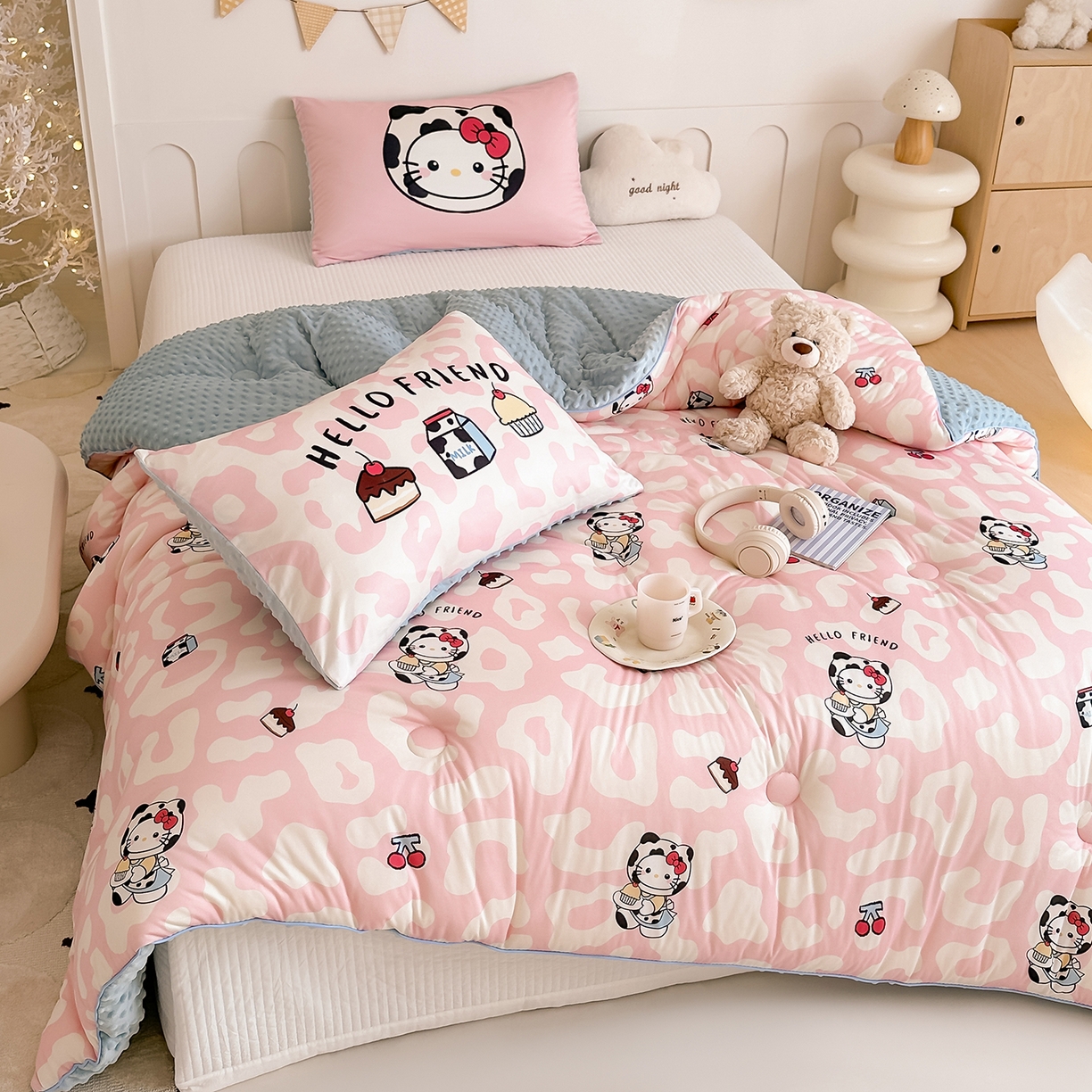 91家纺网 家纺一手货源 找家纺 RYB红黄兰 2025新款设计师原创针织棉暖暖豆豆绒秋冬被芯被子 豹纹奶牛猫