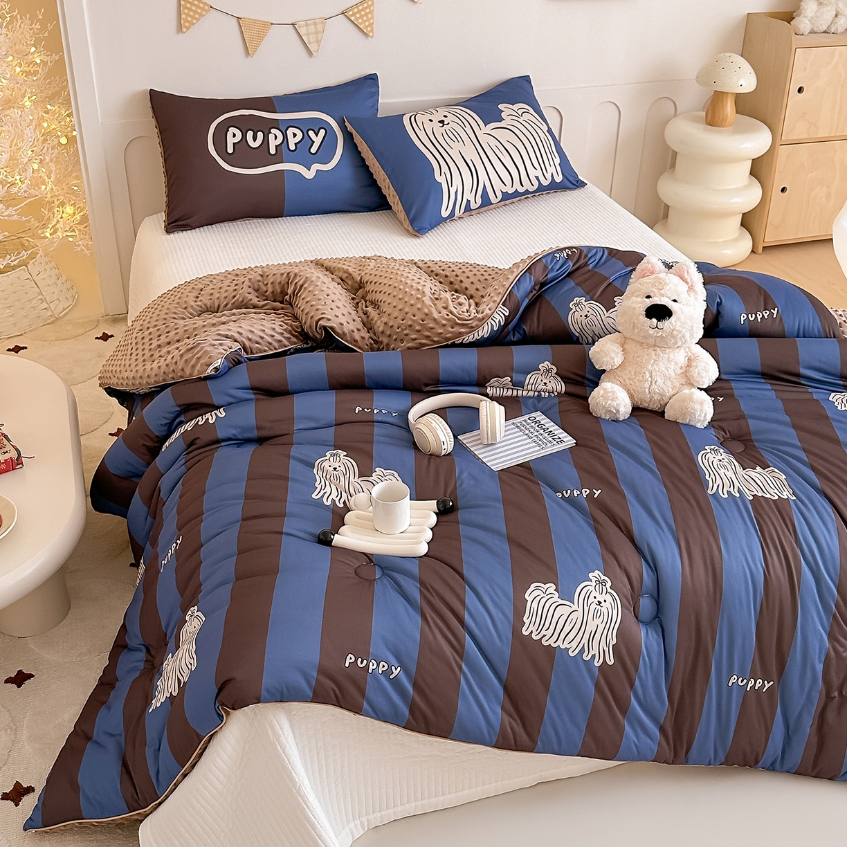 91家纺网 家纺一手货源 找家纺 RYB红黄兰 2025新款设计师原创针织棉暖暖豆豆绒秋冬被芯被子 蓝条哈基米