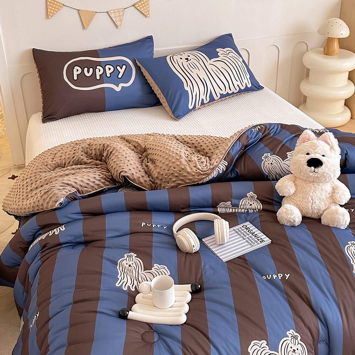 91家纺网 家纺一手货源 找家纺 RYB红黄兰 2025新款设计师原创针织棉暖暖豆豆绒秋冬被芯被子 蓝条哈基米