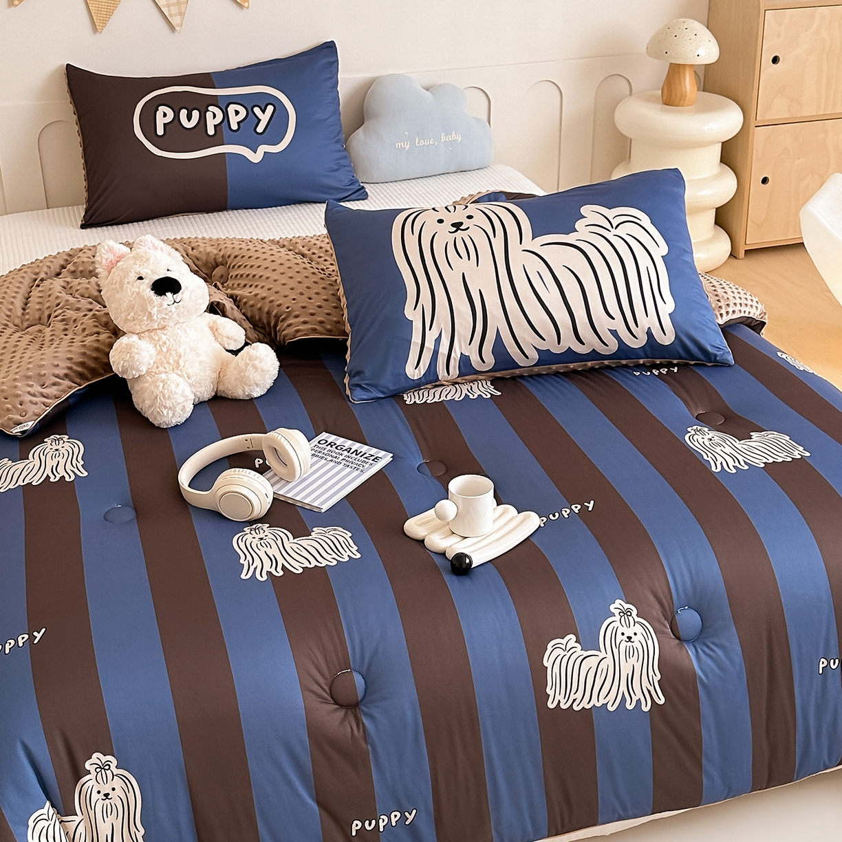 91家纺网 家纺一手货源 找家纺 RYB红黄兰 2025新款设计师原创针织棉暖暖豆豆绒秋冬被芯被子 蓝条哈基米