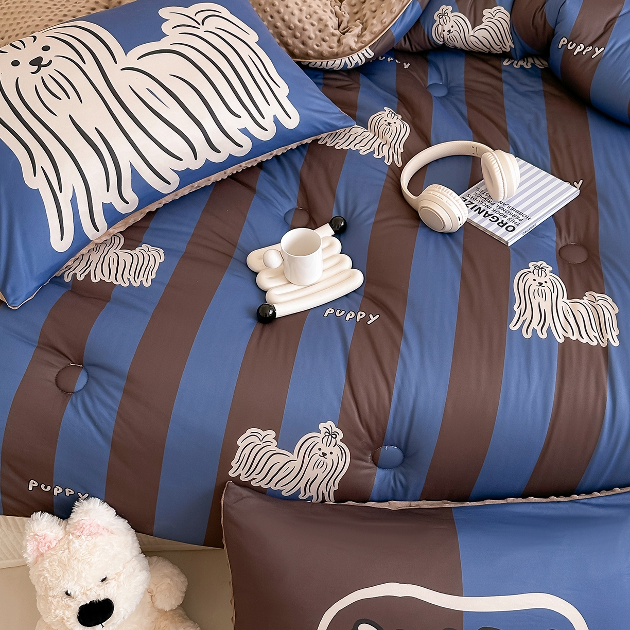 91家纺网 家纺一手货源 找家纺 RYB红黄兰 2025新款设计师原创针织棉暖暖豆豆绒秋冬被芯被子 蓝条哈基米