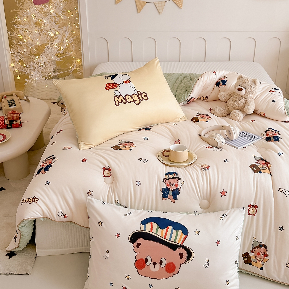 91家纺网 家纺一手货源 找家纺 RYB红黄兰 2025新款设计师原创针织棉暖暖豆豆绒秋冬被芯被子 魔法熊