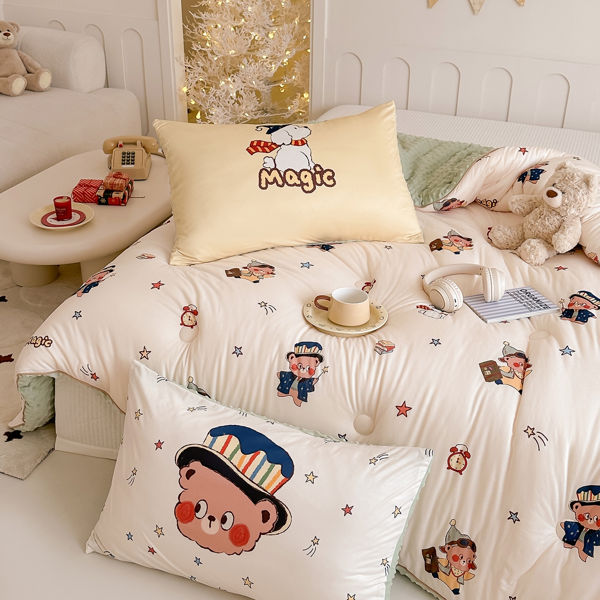 91家纺网 家纺一手货源 找家纺 RYB红黄兰 2025新款设计师原创针织棉暖暖豆豆绒秋冬被芯被子 魔法熊