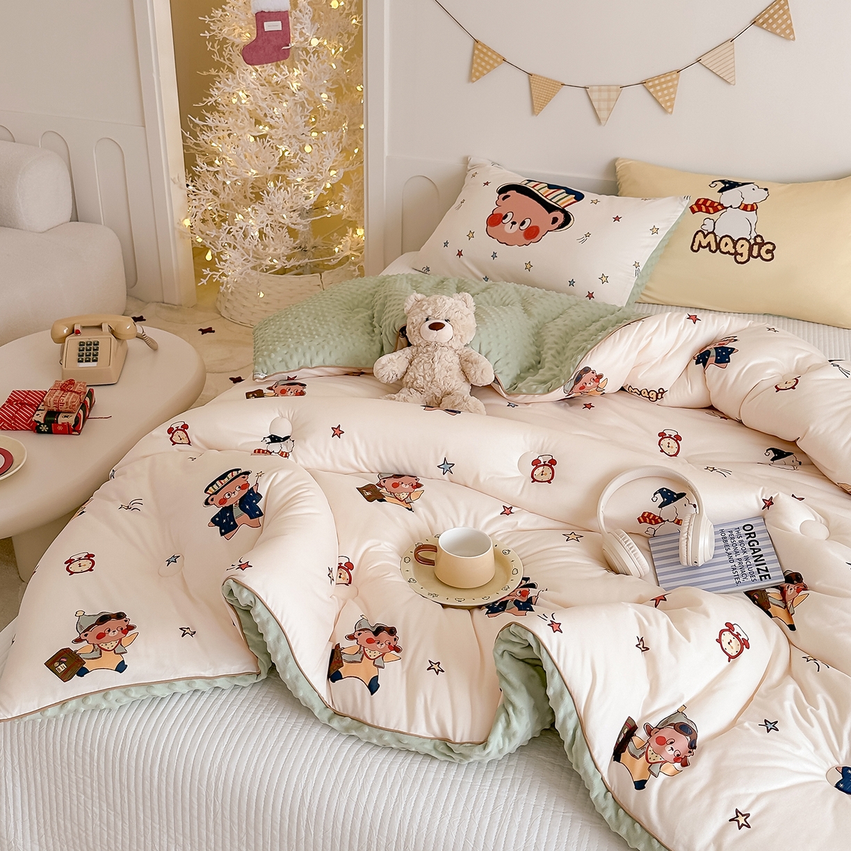 91家纺网 家纺一手货源 找家纺 RYB红黄兰 2025新款设计师原创针织棉暖暖豆豆绒秋冬被芯被子 魔法熊