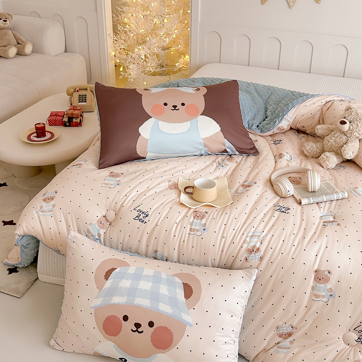 91家纺网 家纺一手货源 找家纺 RYB红黄兰 2025新款设计师原创针织棉暖暖豆豆绒秋冬被芯被子 奶油熊宝