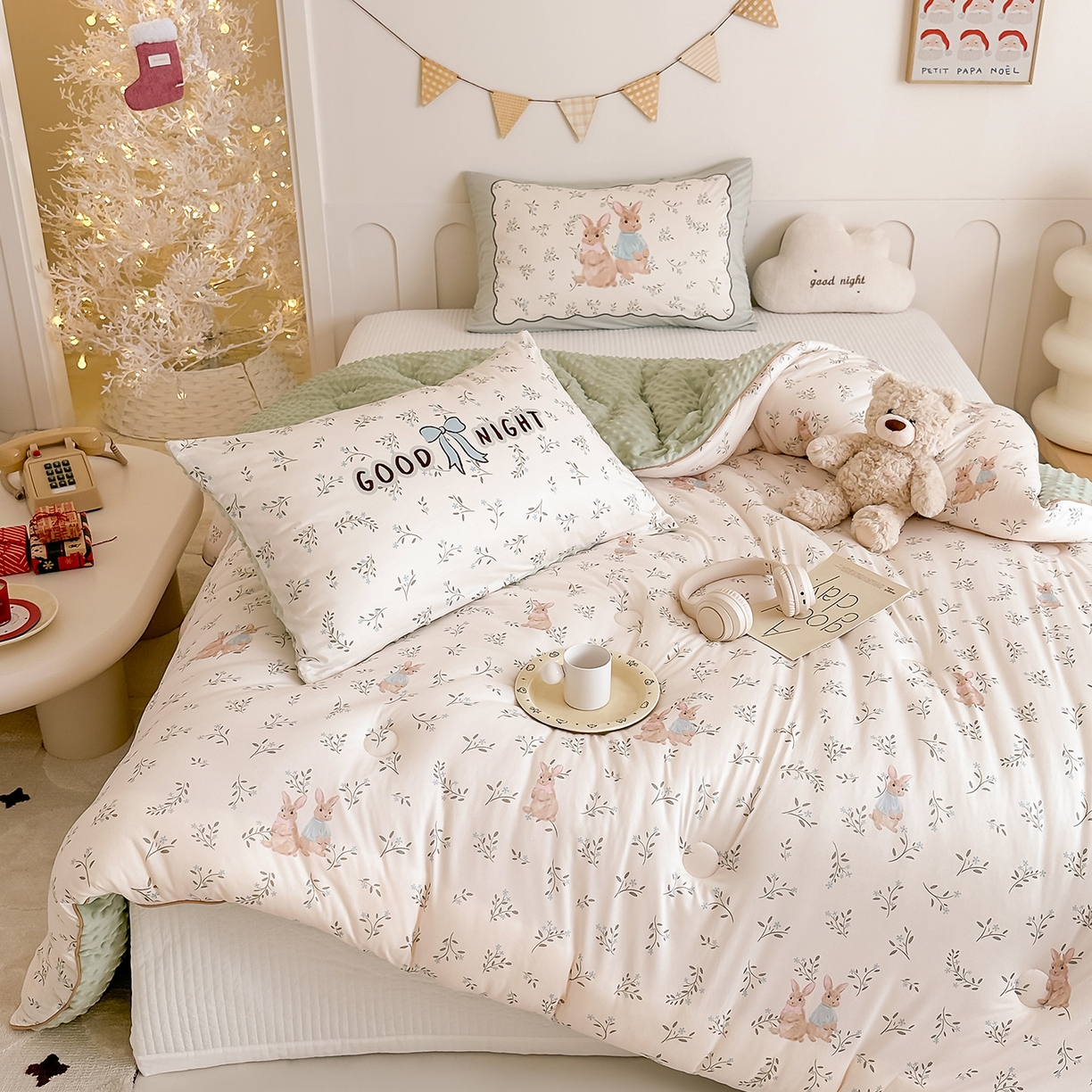 91家纺网 家纺一手货源 找家纺 RYB红黄兰 2025新款设计师原创针织棉暖暖豆豆绒秋冬被芯被子 森林兔子