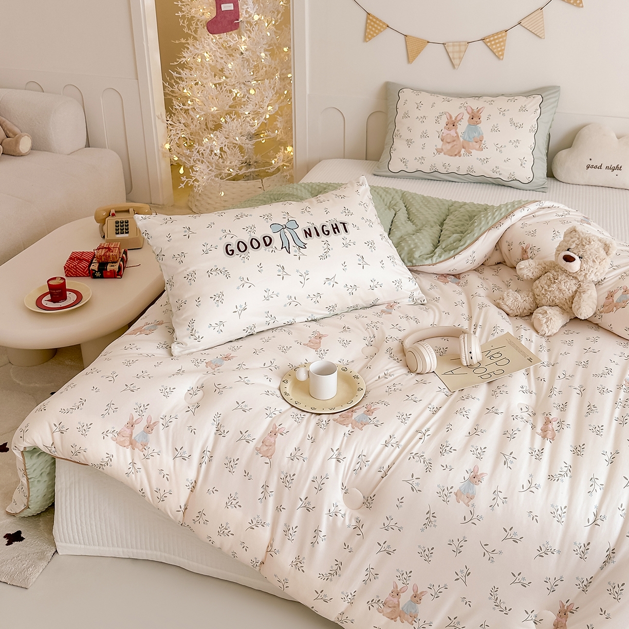 91家纺网 家纺一手货源 找家纺 RYB红黄兰 2025新款设计师原创针织棉暖暖豆豆绒秋冬被芯被子 森林兔子