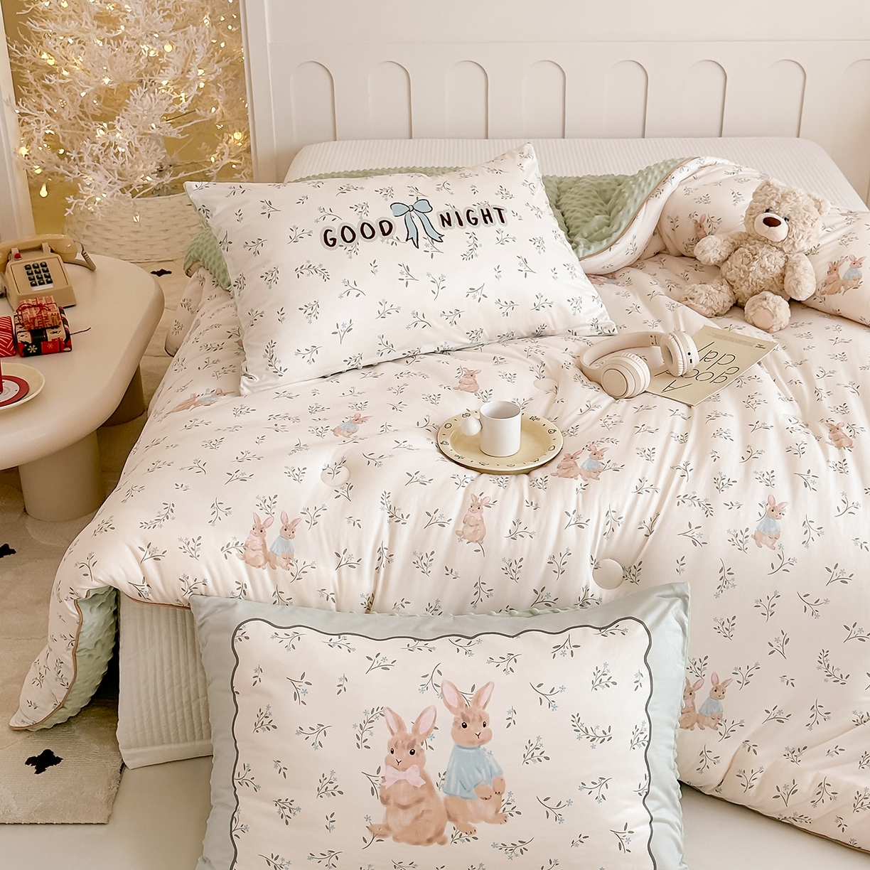 91家纺网 家纺一手货源 找家纺 RYB红黄兰 2025新款设计师原创针织棉暖暖豆豆绒秋冬被芯被子 森林兔子