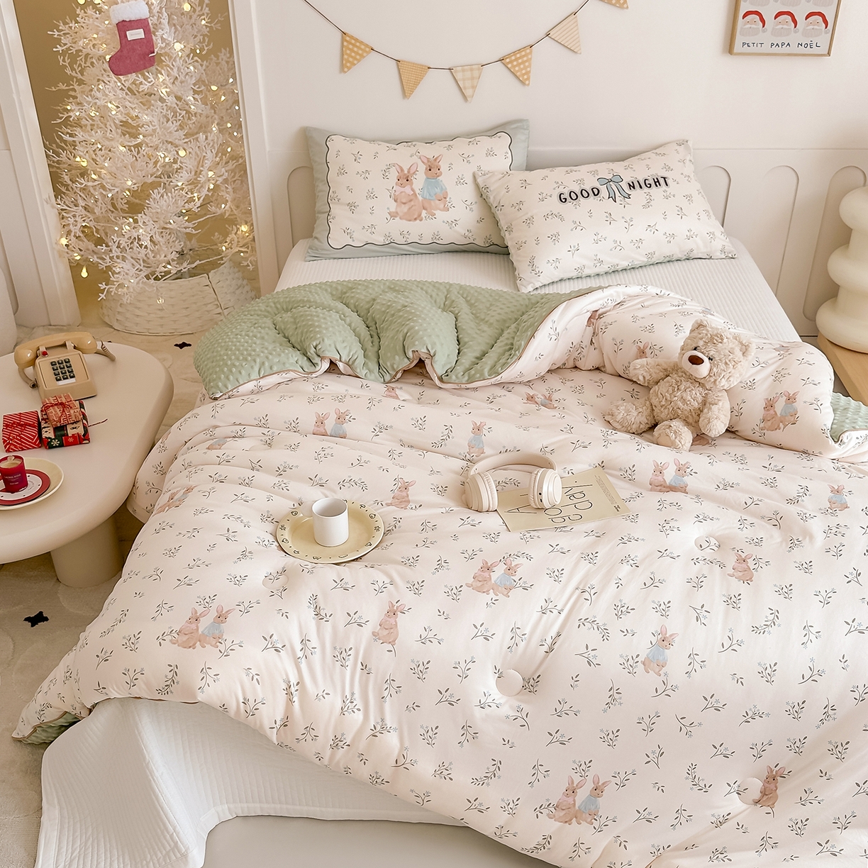 91家纺网 家纺一手货源 找家纺 RYB红黄兰 2025新款设计师原创针织棉暖暖豆豆绒秋冬被芯被子 森林兔子