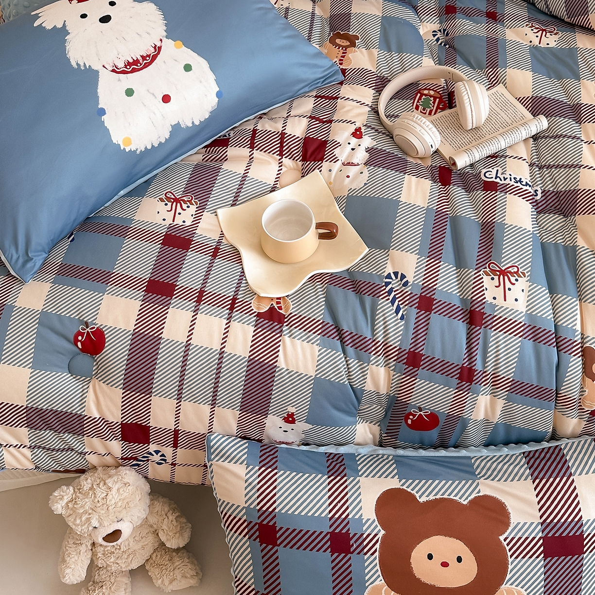 91家纺网 家纺一手货源 找家纺 RYB红黄兰 2025新款设计师原创针织棉暖暖豆豆绒秋冬被芯被子 圣诞西高地