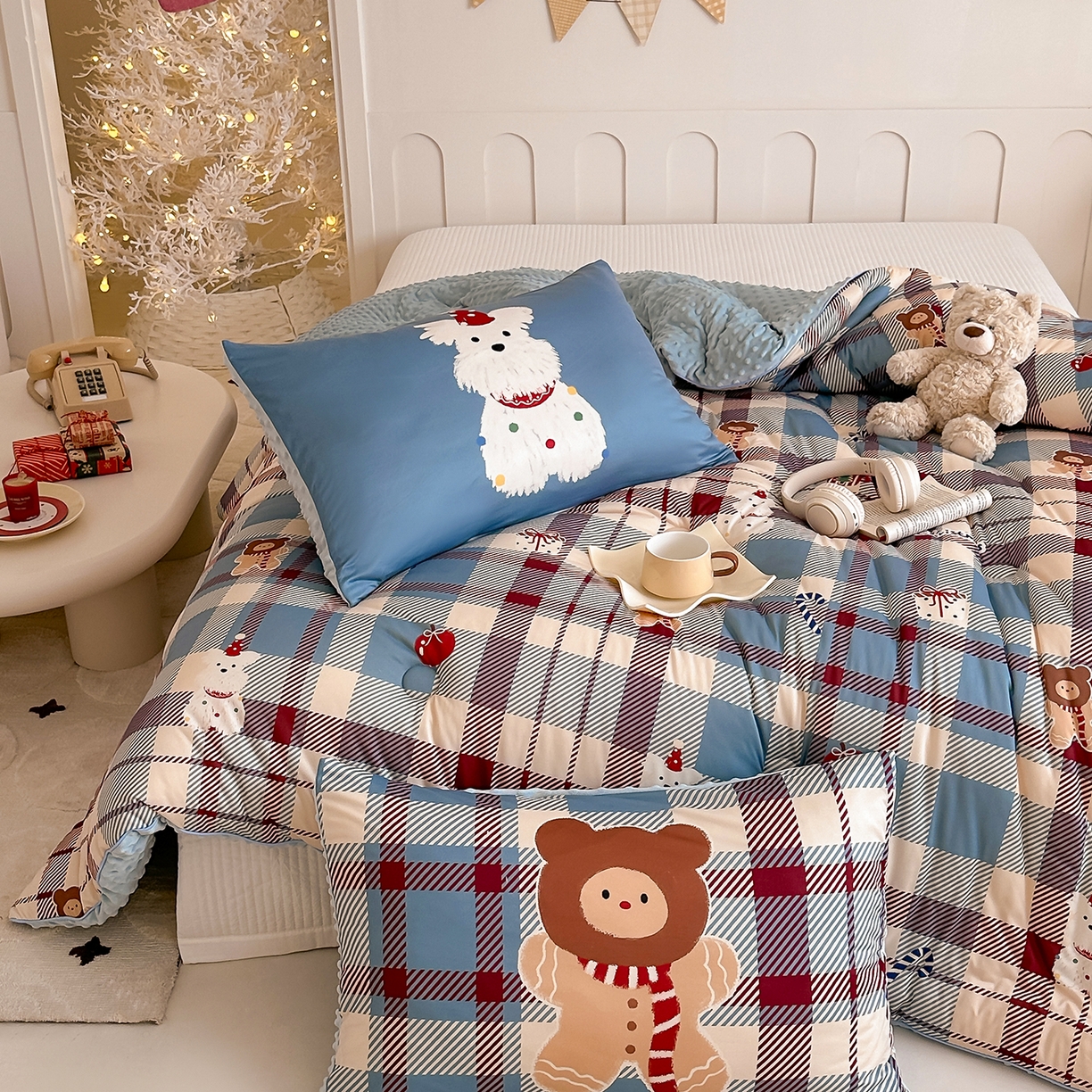 91家纺网 家纺一手货源 找家纺 RYB红黄兰 2025新款设计师原创针织棉暖暖豆豆绒秋冬被芯被子 圣诞西高地