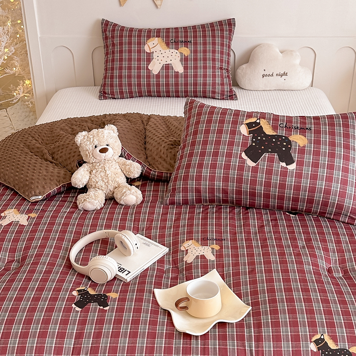 91家纺网 家纺一手货源 找家纺 RYB红黄兰 2025新款设计师原创针织棉暖暖豆豆绒秋冬被芯被子 幸运加马