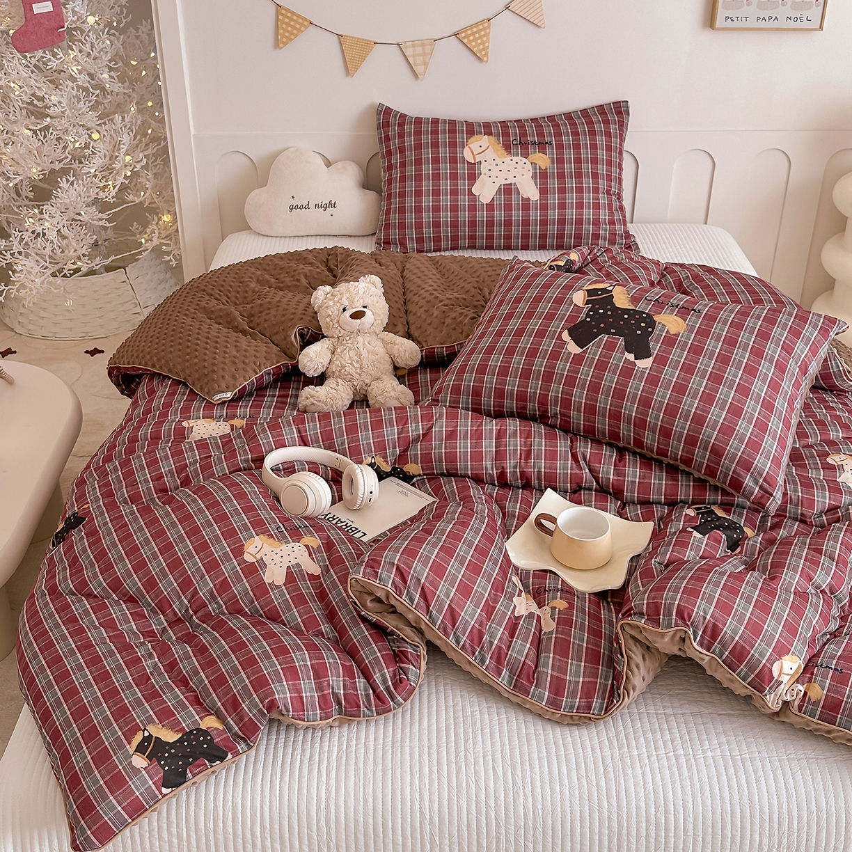 91家纺网 家纺一手货源 找家纺 RYB红黄兰 2025新款设计师原创针织棉暖暖豆豆绒秋冬被芯被子 幸运加马