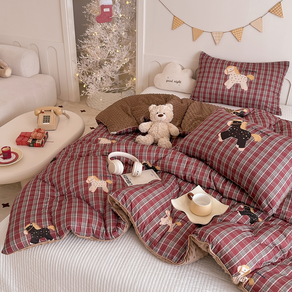 91家纺网 家纺一手货源 找家纺 RYB红黄兰 2025新款设计师原创针织棉暖暖豆豆绒秋冬被芯被子 幸运加马