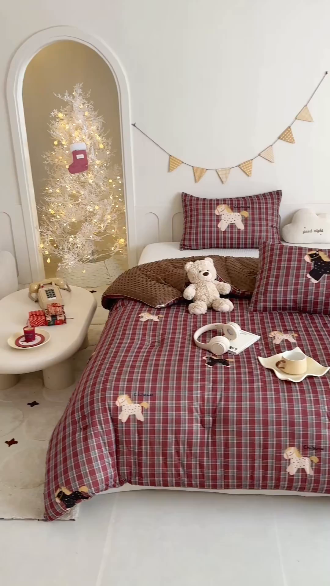 91家纺网 家纺一手货源 找家纺 RYB红黄兰 2025新款设计师原创针织棉暖暖豆豆绒秋冬被芯被子 幸运加马