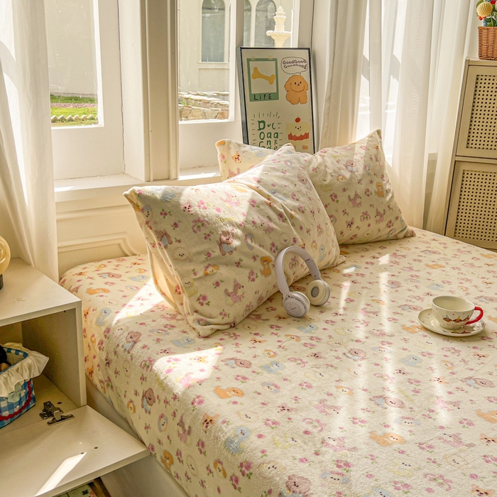 91家纺网 家纺一手货源 找家纺 老K (原美阁） 2025新款高克重牛奶绒床笠三件套 小狗