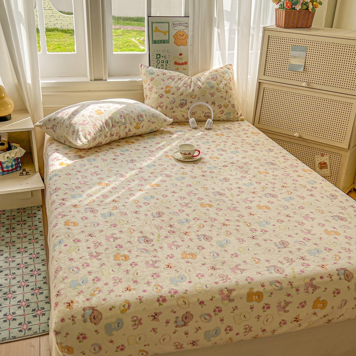 91家纺网 家纺一手货源 找家纺 老K (原美阁） 2025新款高克重牛奶绒床笠三件套 小狗