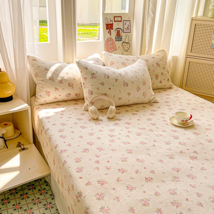 91家纺网 家纺一手货源 找家纺 老K (原美阁） 2025新款高克重牛奶绒床笠三件套 奶油小花