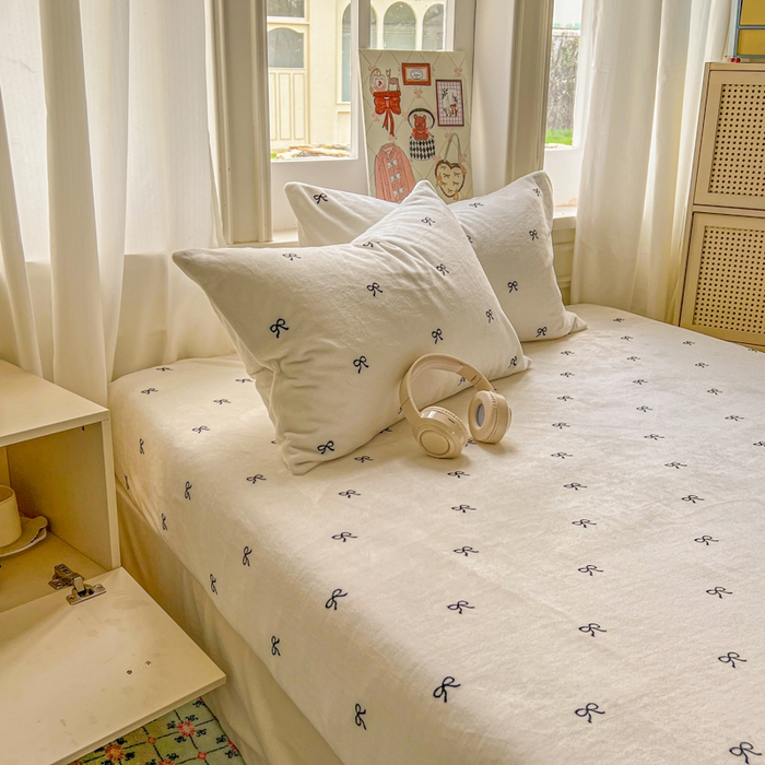 91家纺网 家纺一手货源 找家纺 老K (原美阁） 2025新款高克重牛奶绒床笠三件套 蝴蝶结白