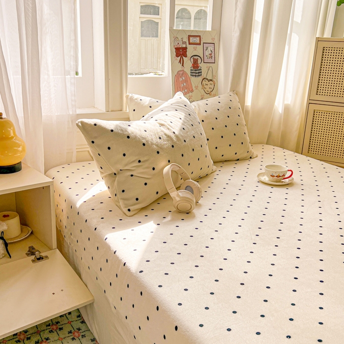 91家纺网 家纺一手货源 找家纺 老K (原美阁） 2025新款高克重牛奶绒床笠三件套 小波点