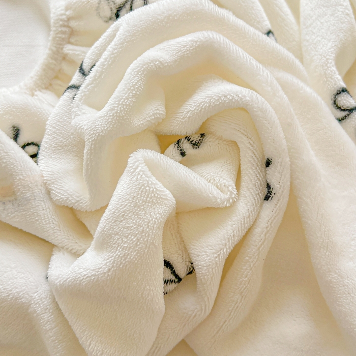 91家纺网 家纺一手货源 找家纺 老K (原美阁） 2025新款高克重牛奶绒床笠三件套 蝴蝶结白