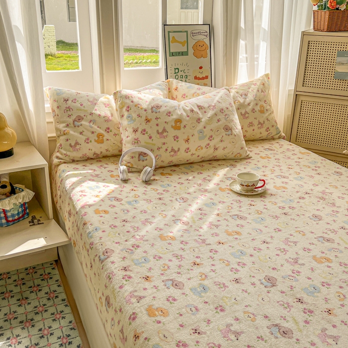 91家纺网 家纺一手货源 找家纺 老K (原美阁） 2025新款高克重牛奶绒床笠三件套 小狗