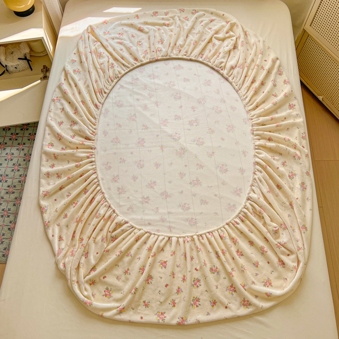 91家纺网 家纺一手货源 找家纺 老K (原美阁） 2025新款高克重牛奶绒床笠三件套 奶油小花