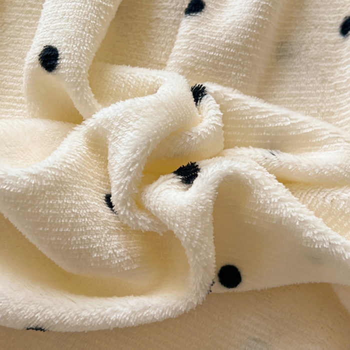 91家纺网 家纺一手货源 找家纺 老K (原美阁） 2025新款高克重牛奶绒床笠三件套 小波点