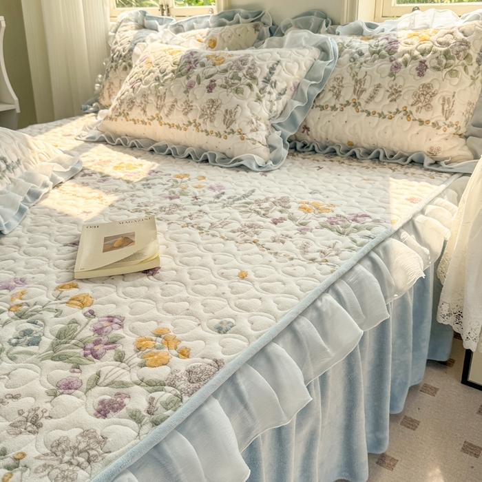 91家纺网 家纺一手货源 找家纺 （总）禧缘家纺（原梦想家） 2025新款夹棉双层花边牛奶绒床笠三件套系列