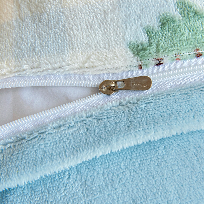 91家纺网 家纺一手货源 找家纺 2025新款A类牛奶绒幼儿园被子三件套儿童卡通双面牛奶绒被套被芯六件套 恐龙乐园