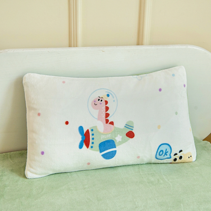 91家纺网 家纺一手货源 找家纺 2025新款A类牛奶绒幼儿园被子三件套儿童卡通双面牛奶绒被套被芯六件套 恐龙星球