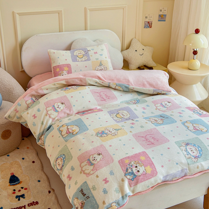 91家纺网 家纺一手货源 找家纺 2025新款A类牛奶绒幼儿园被子三件套儿童卡通双面牛奶绒被套被芯六件套 萌宠之家