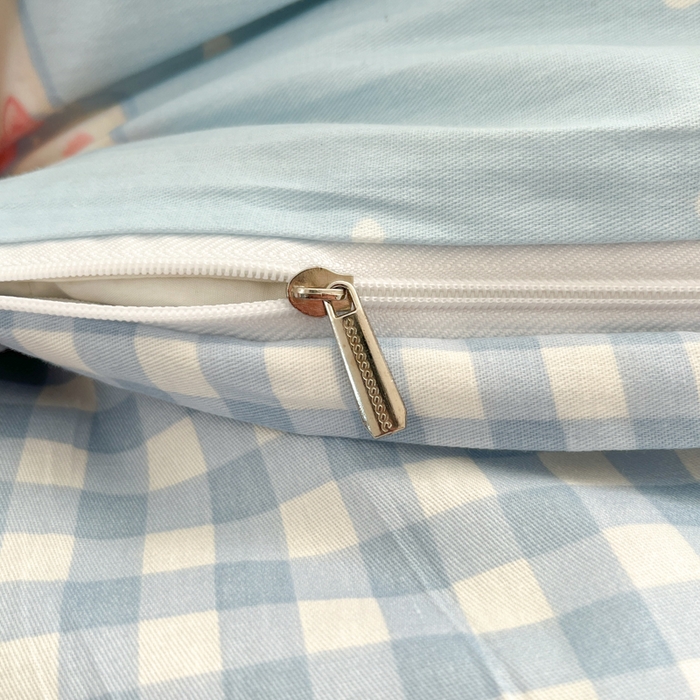 91家纺网 家纺一手货源 找家纺 吉象家纺 2025新款12868全棉印花单被套 蓝色泡芙狗