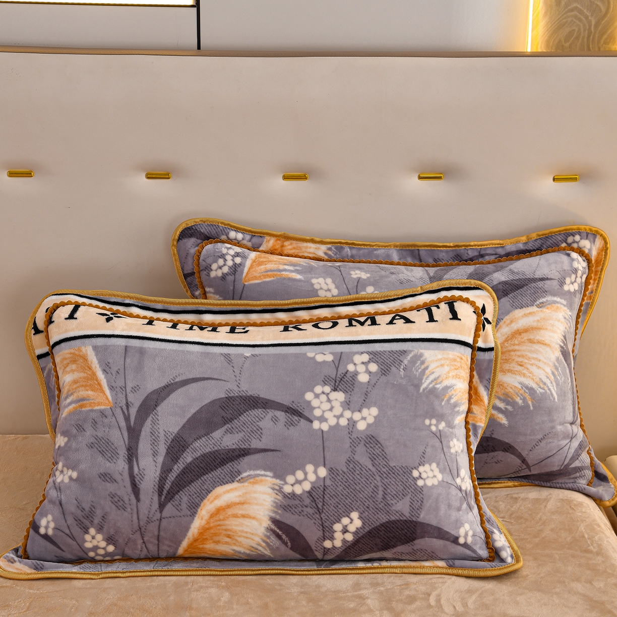 91家纺网 家纺一手货源 找家纺 赫本 2025新品8斤爆品牛奶绒四件套床裙款金雕绒法莱绒四套件 入秋