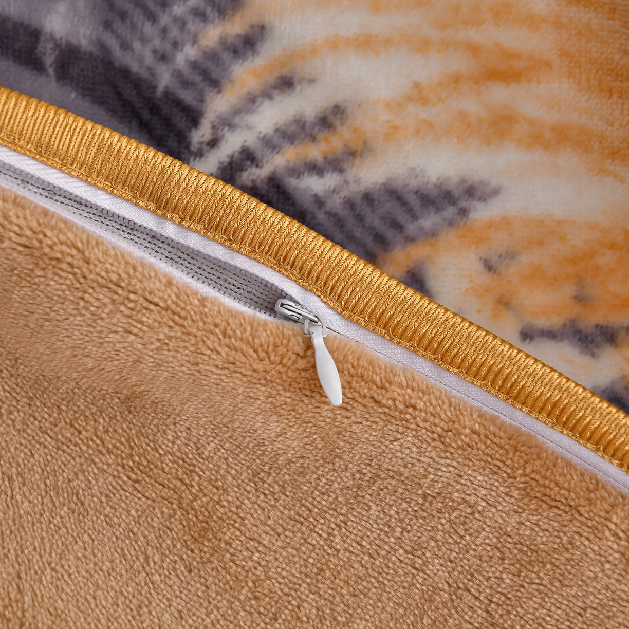 91家纺网 家纺一手货源 找家纺 赫本 2025新品8斤爆品牛奶绒四件套床裙款金雕绒法莱绒四套件 入秋