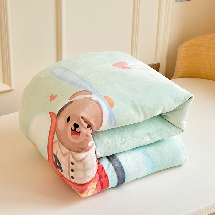 91家纺网 家纺一手货源 找家纺 （总）梵赫 2025新款加厚240克牛奶绒数码印花原创大版卡通幼儿园套件幼儿园三件套