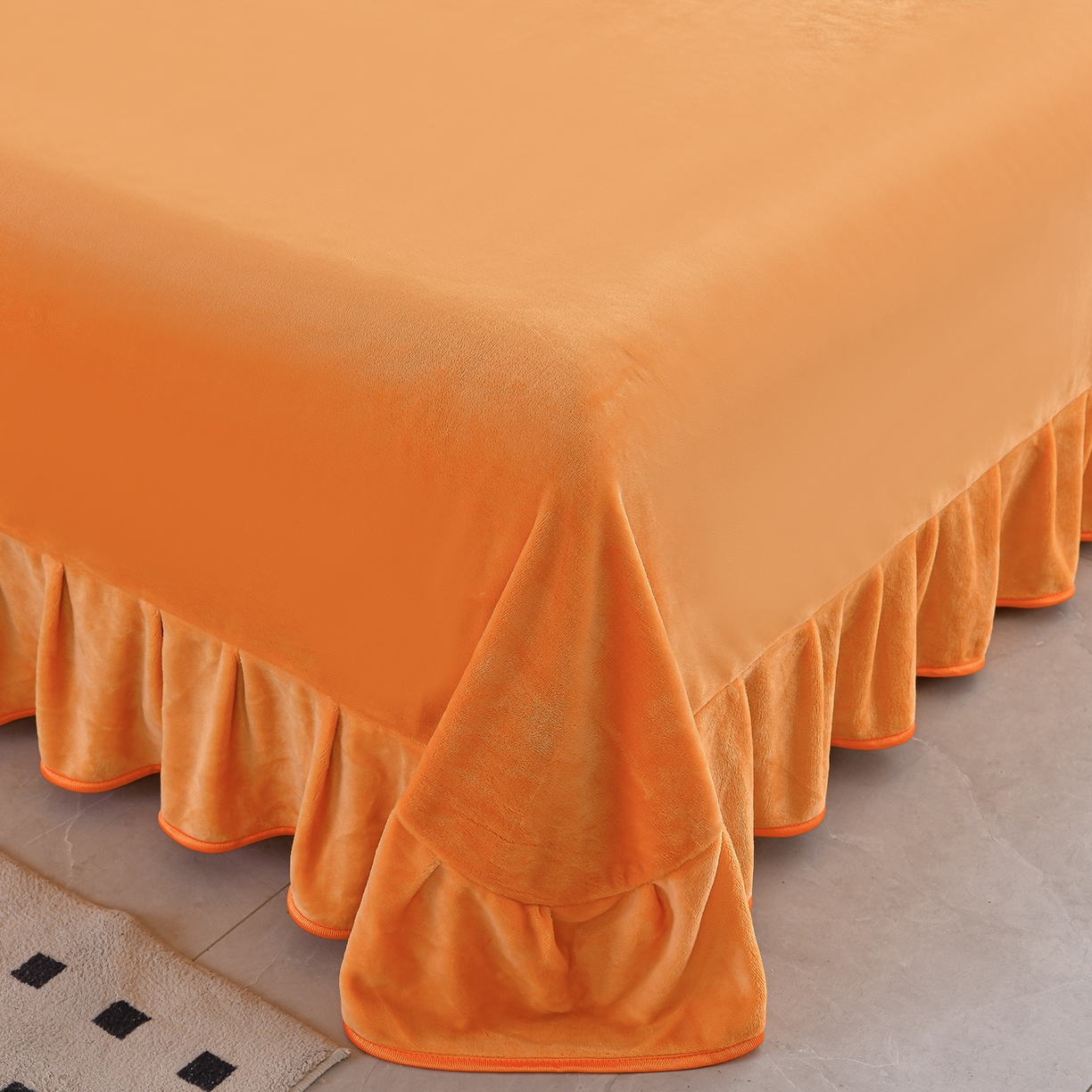 91家纺网 家纺一手货源 找家纺 赫本 2025新品8斤爆品牛奶绒四件套床裙款金雕绒法莱绒四套件 秋枫橙