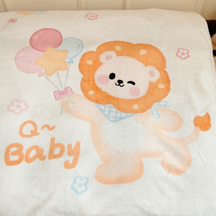 91家纺网 家纺一手货源 找家纺 梵赫 2025新款加厚240克牛奶绒数码印花原创大版卡通幼儿园套件幼儿园三件套 开心小狮子