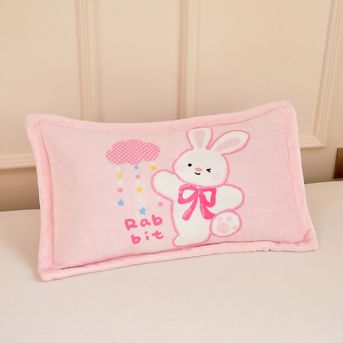 91家纺网 家纺一手货源 找家纺 梵赫 2025新款加厚240克牛奶绒数码印花原创大版卡通幼儿园套件幼儿园三件套 可爱大耳兔