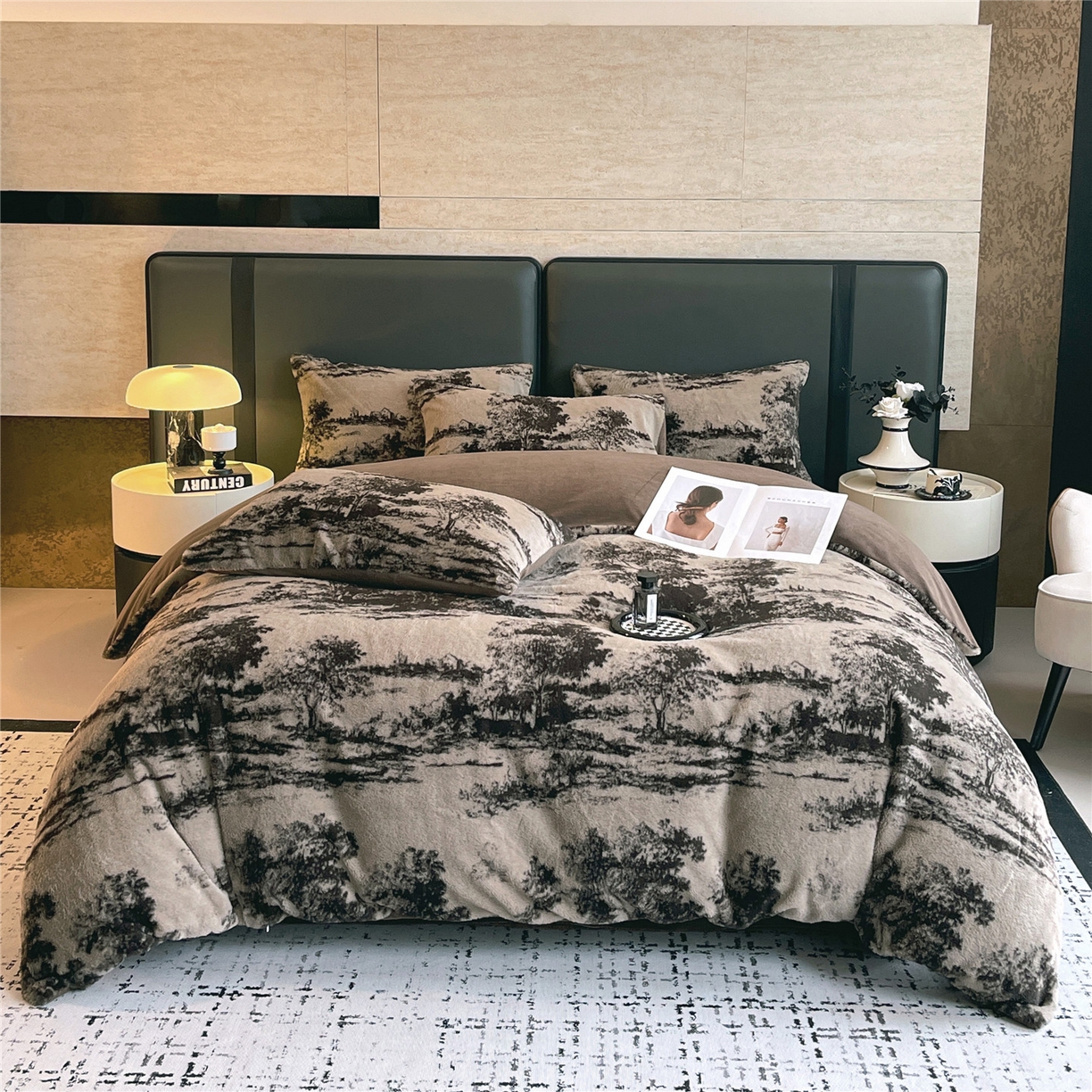 91家纺网 家纺一手货源 找家纺 佰亿莱 2026新款印花兔毛绒双面锁温暖绒四件套 墨栖-咖