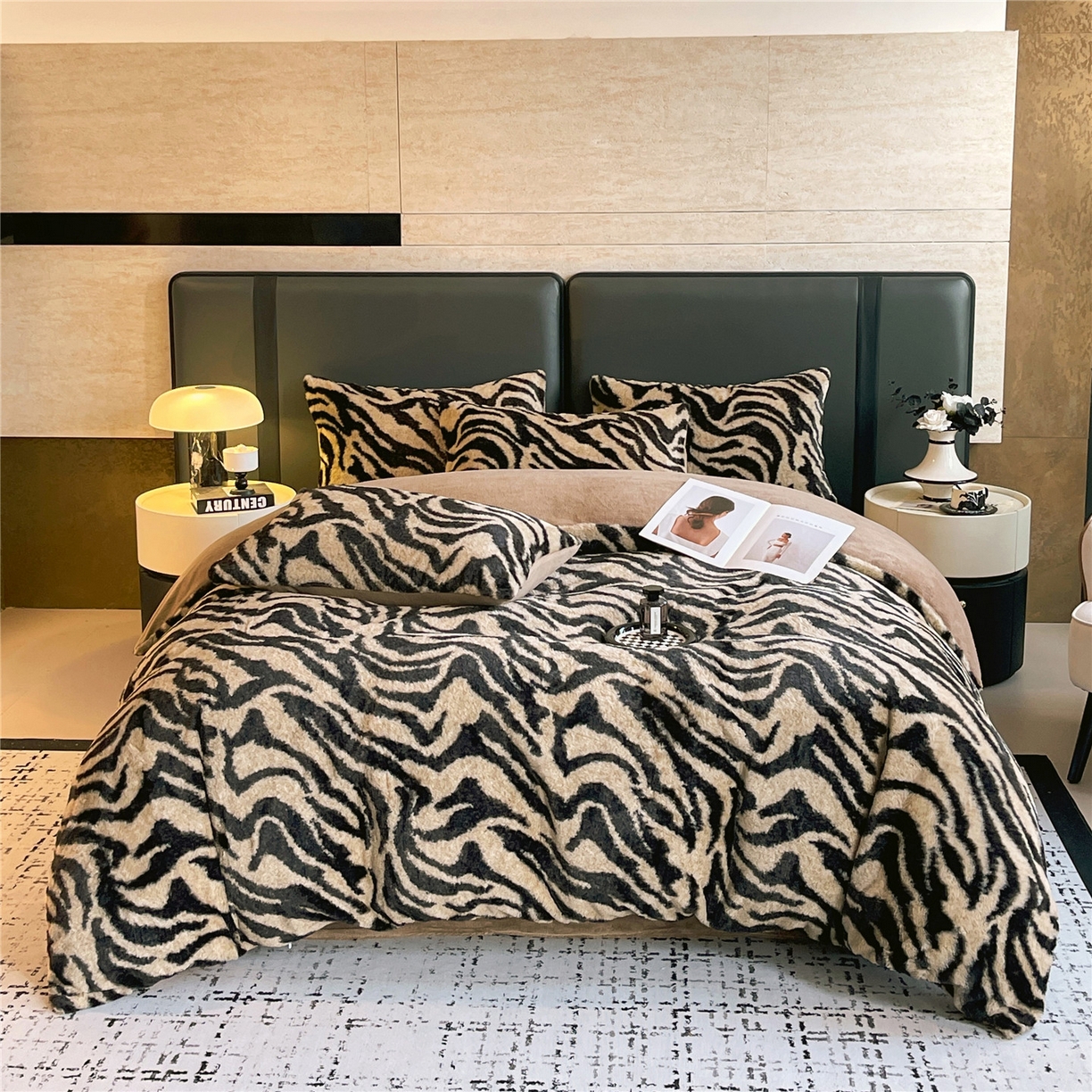 91家纺网 家纺一手货源 找家纺 佰亿莱 2026新款印花兔毛绒双面锁温暖绒四件套 条纹咖