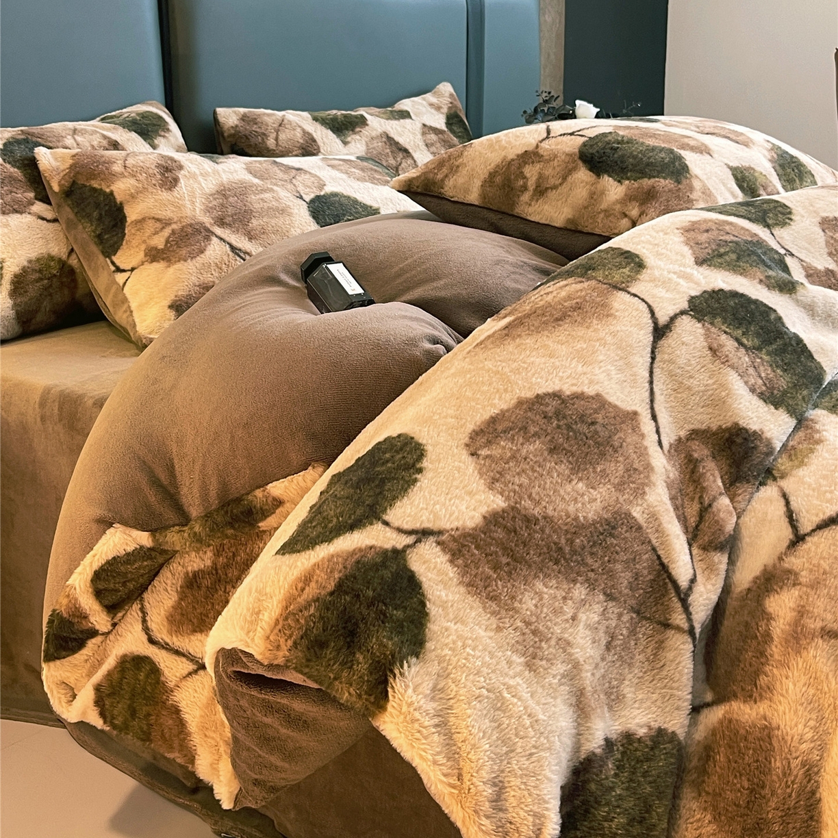 91家纺网 家纺一手货源 找家纺 佰亿莱 2026新款印花兔毛绒双面锁温暖绒四件套 栖音