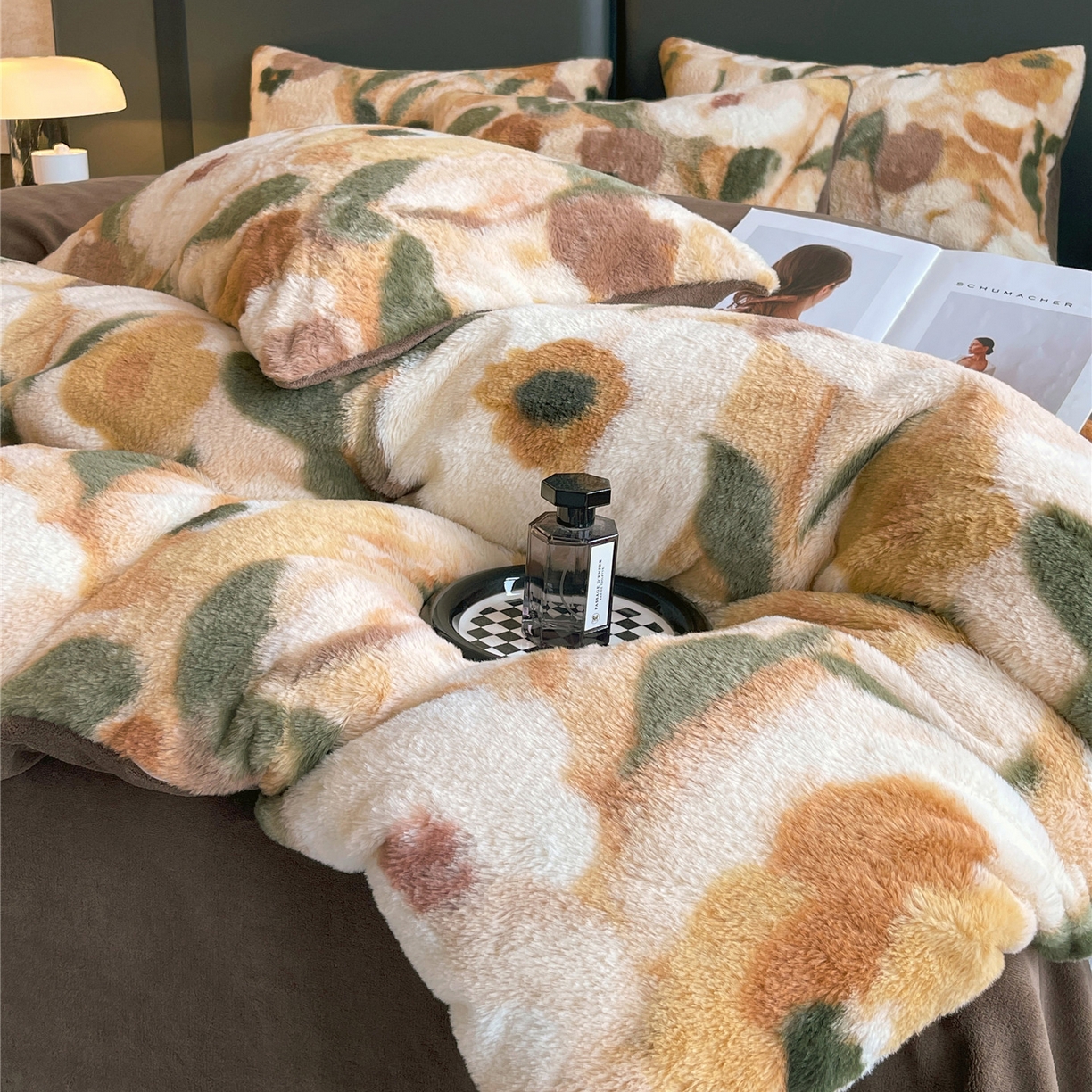 91家纺网 家纺一手货源 找家纺 佰亿莱 2026新款印花兔毛绒双面锁温暖绒四件套 秋离