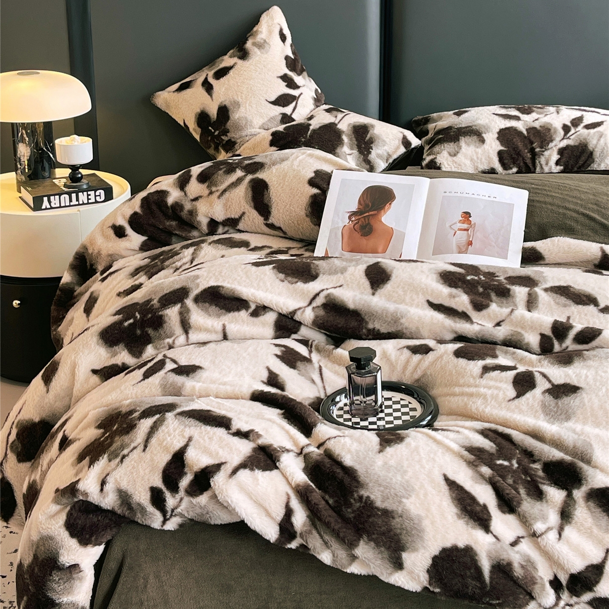 91家纺网 家纺一手货源 找家纺 佰亿莱 2026新款印花兔毛绒双面锁温暖绒四件套 山月记