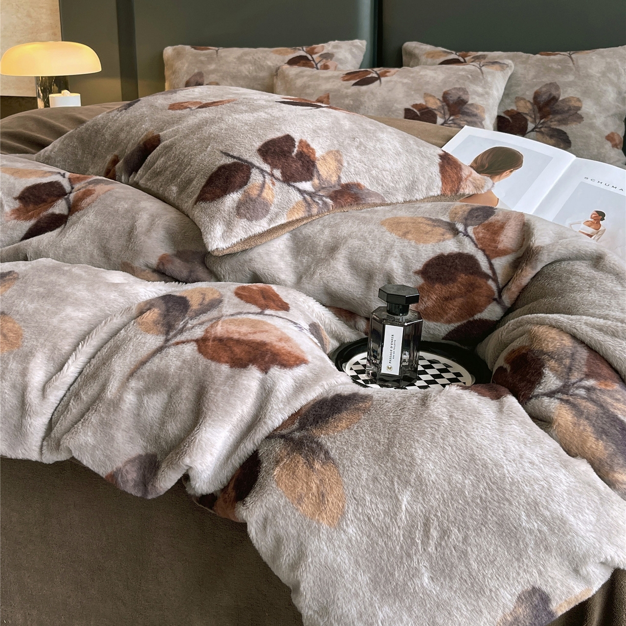 91家纺网 家纺一手货源 找家纺 佰亿莱 2026新款印花兔毛绒双面锁温暖绒四件套 云杉-灰